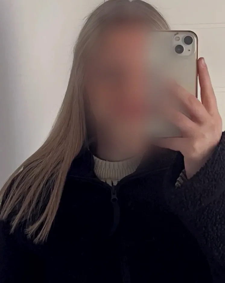 Anna, 26