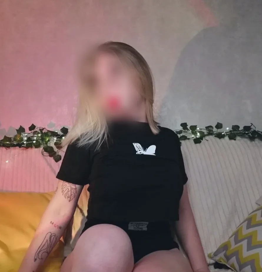 Cynthia, 22