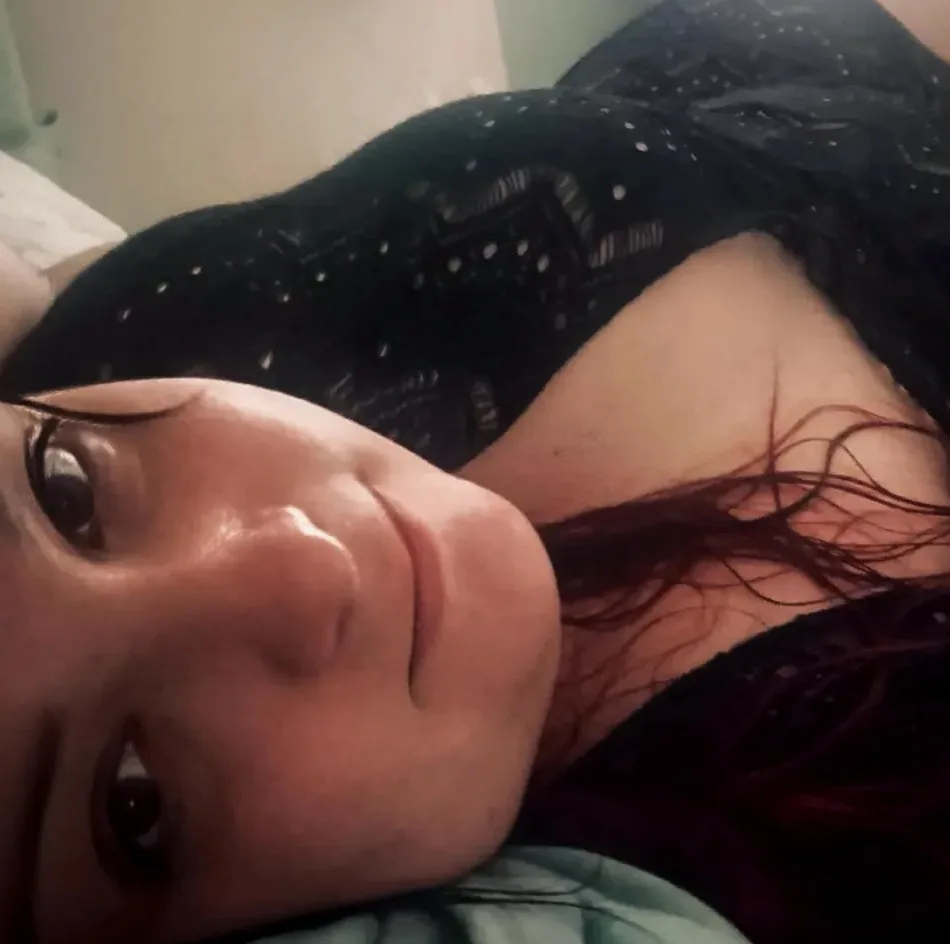 Laura, 33