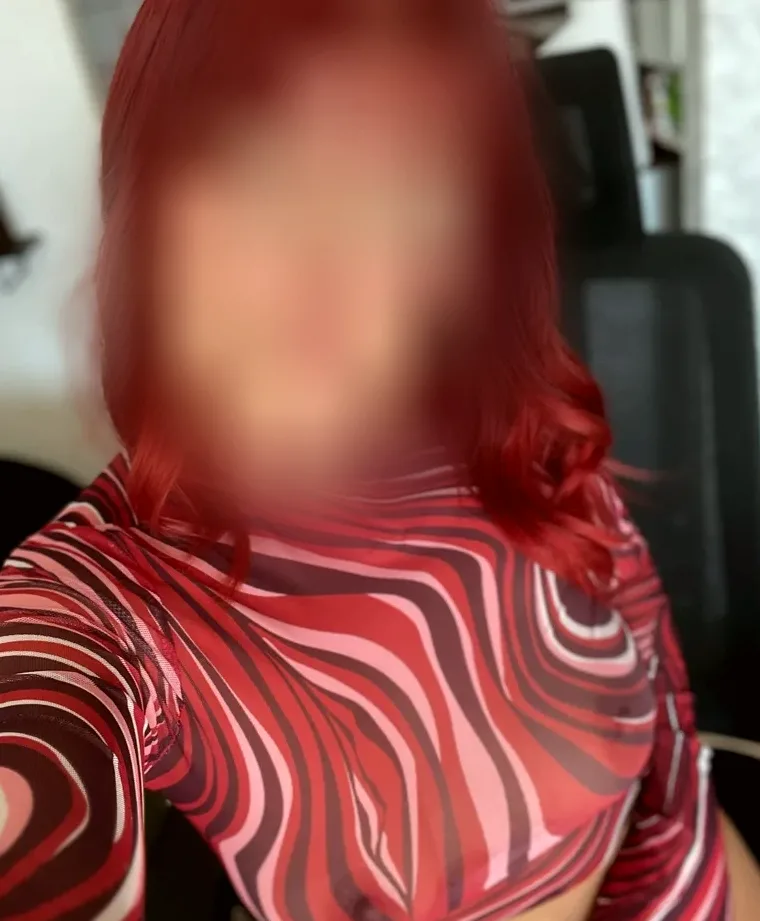 Suzanne, 26
