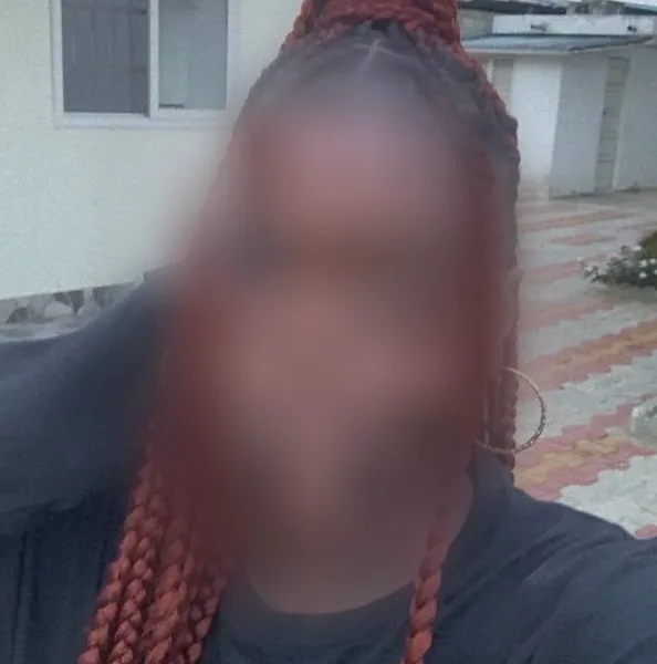 Suzanne, 24